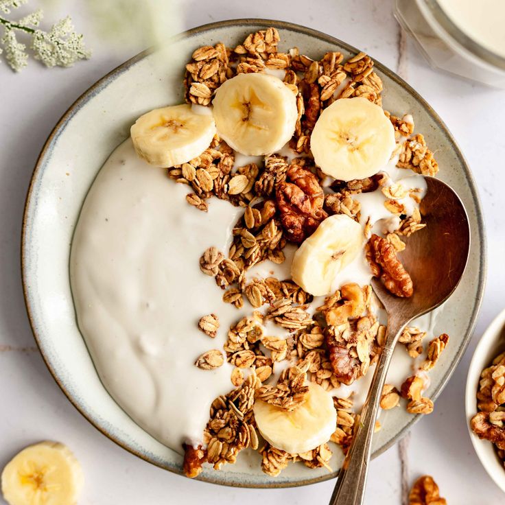 BANANA + WALNUT GRANOLA