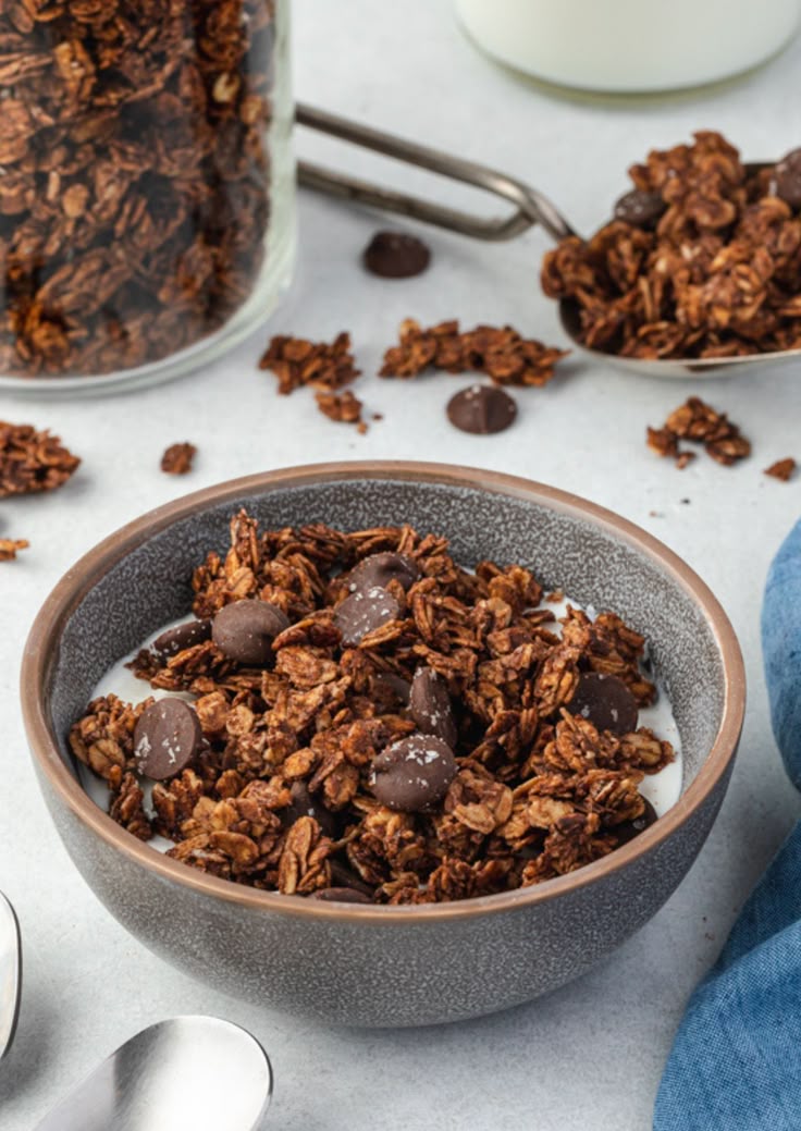 COCAO + HAZELNUT GRANOLA
