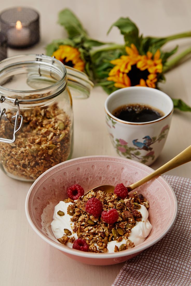 CAROB GRANOLA