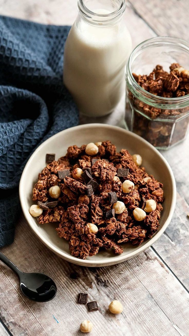 COCAO + HAZELNUT GRANOLA